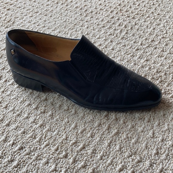 A. Testoni black leather loafers - Picture 1 of 6